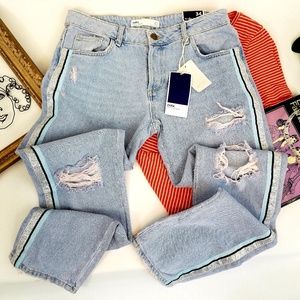 NWT ZARA Z1975 Relaxed Jeans Size 34/02